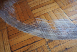 Como evitar aranazos en pisos de madera 2